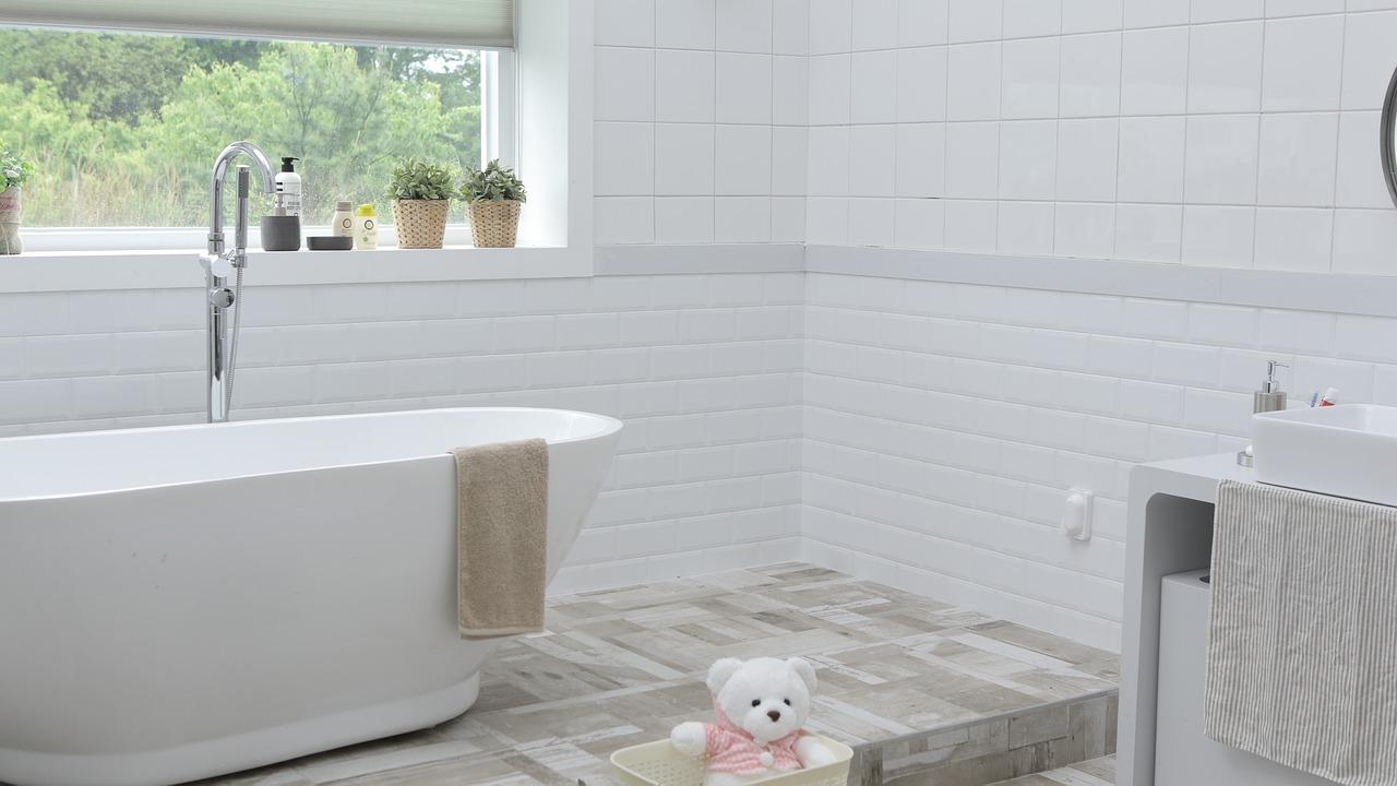 Small bathroom decor ideas