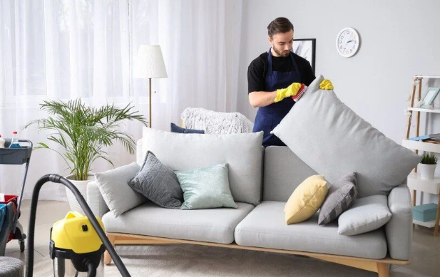 Cara Merawat Sofa Keluarga agar Tetap Bersih dan Empuk